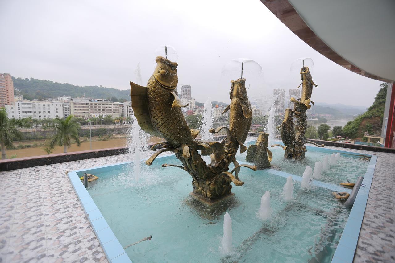 Lao Cai Royal Hotel Exterior photo